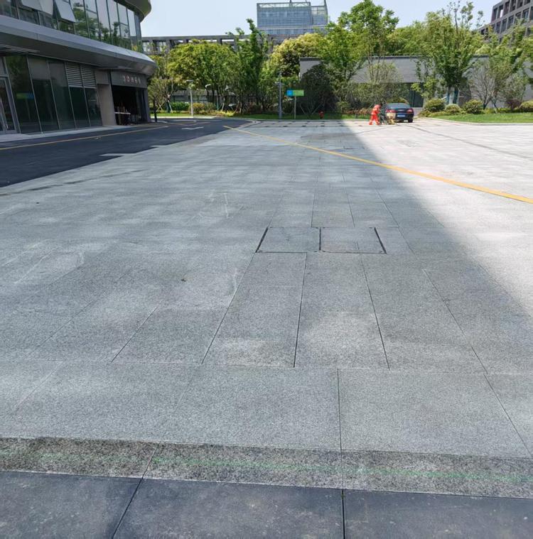 嘉兴市南湖区亿达建设消防通道网格线划线施工