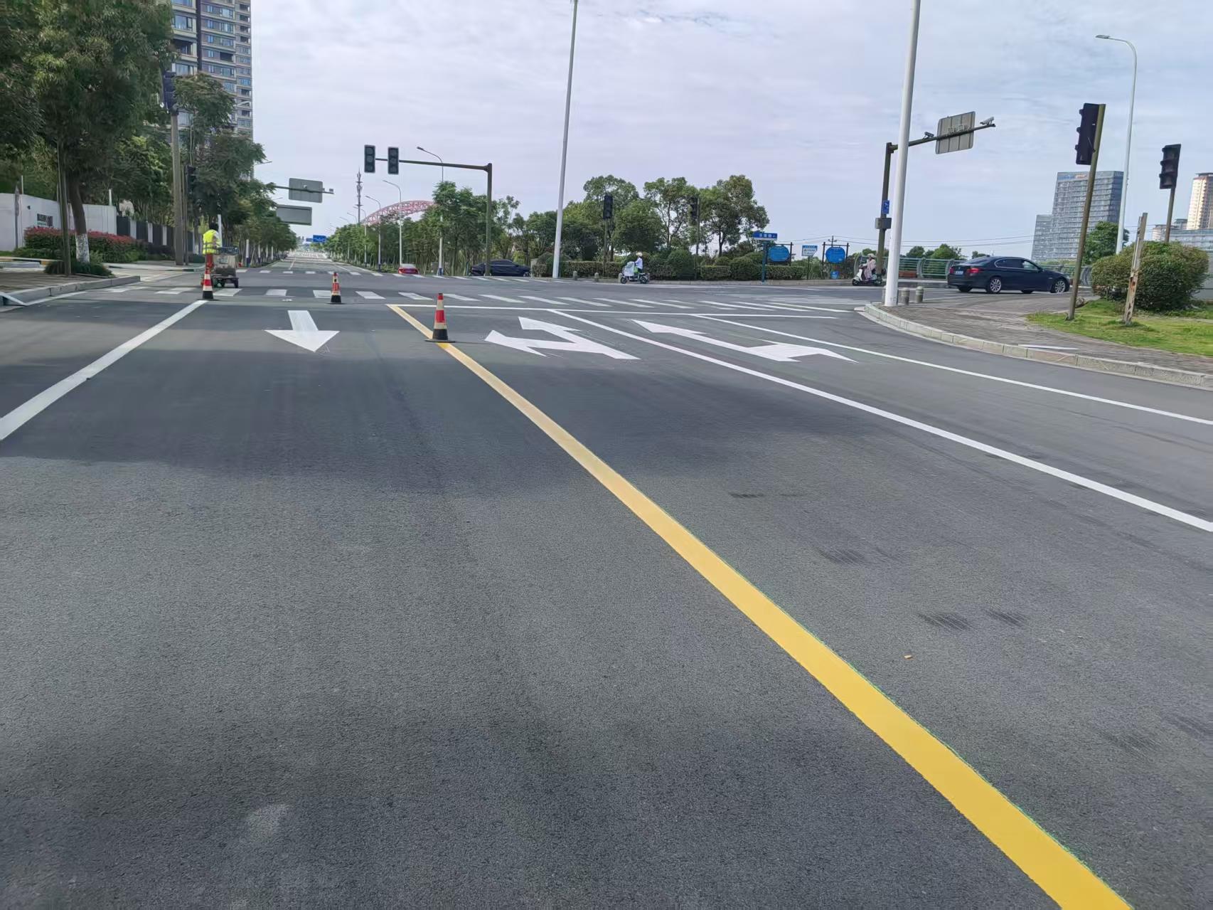 宁波北仑区城市道路划线